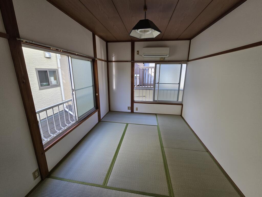 居室・リビング　角部屋で2面採光です
