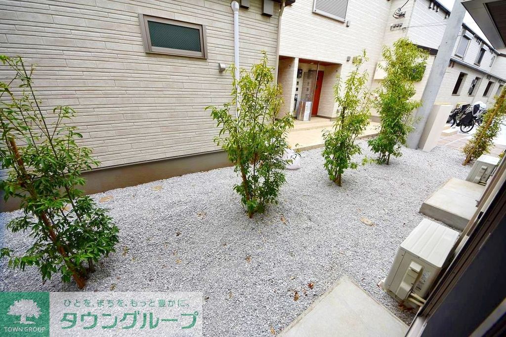 庭　エントランス