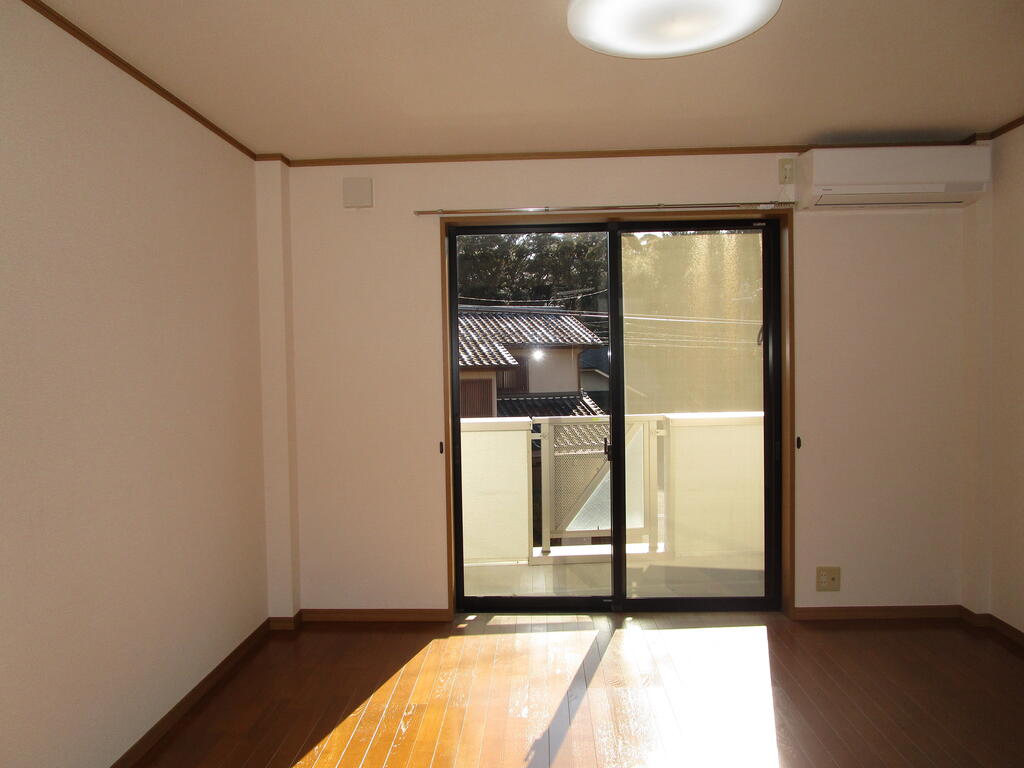 居室・リビング　7.5帖洋室（同物件他部屋画像）