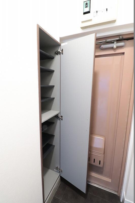 玄関　シューズボックス