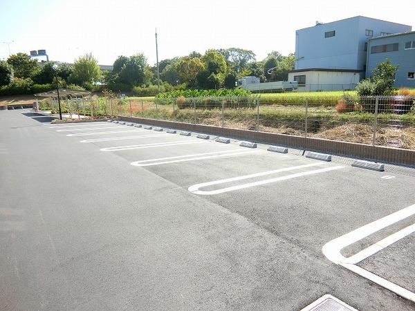 駐車場　敷地内駐車場！