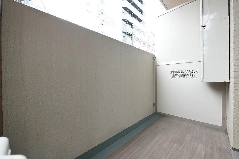 バルコニー　玄関