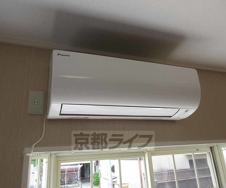 その他設備　エアコンが付いていて夏も快適に過ごせます！