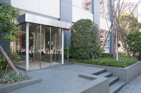 エントランス　ゆとりのあるエントランスです