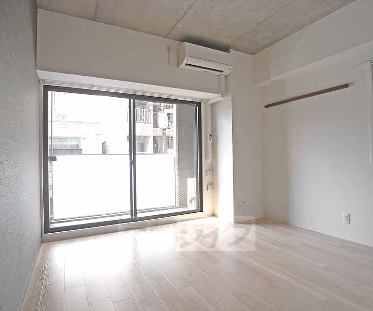 居室・リビング　室内です