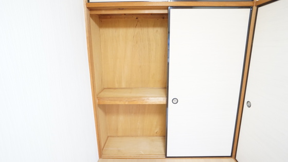 収納　押入