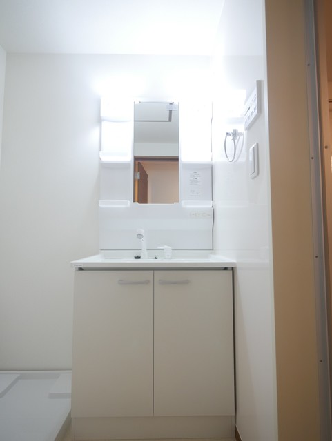 洗面設備　★人気の独立洗髪洗面化粧台で朝の準備にも便利ですね★