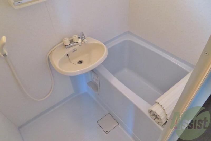 バス・シャワールーム　お風呂もキレイでゆったりとつかれそうです。