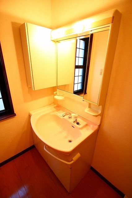 洗面設備　※同タイプ