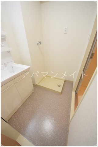 その他設備　室内洗濯機置場です