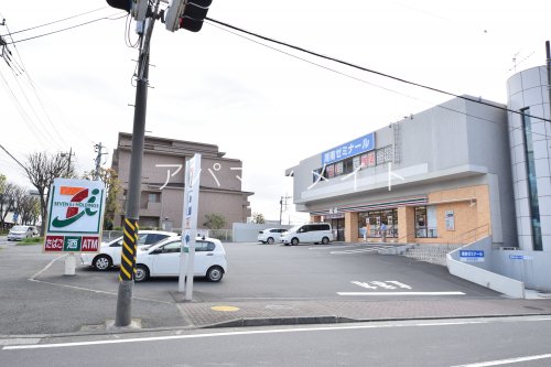 コンビニ　セブンイレブン山手台店（コンビニ）まで211m