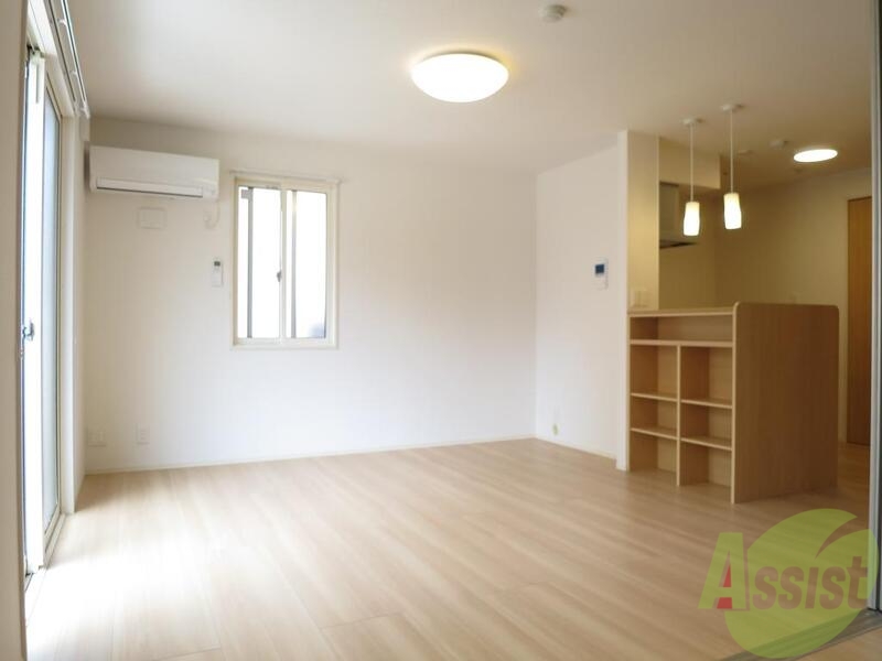 居室・リビング　明るいお部屋でゆったりとした生活を