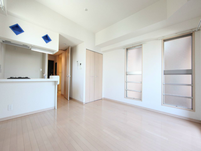 居室・リビング　洋室9.7帖　クローゼット付（収納充実してます）