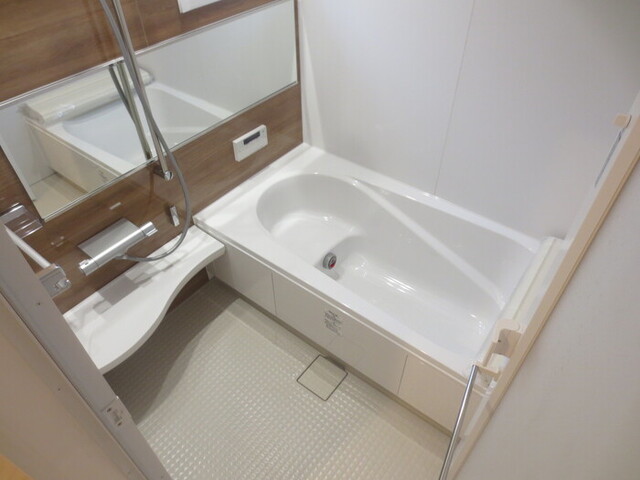 バス・シャワールーム　Ｂ１０３　換気乾燥機付きバスルーム