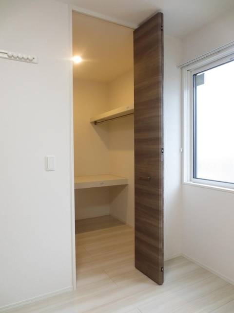 収納　Ｂ１０３　ウォークインクローゼット