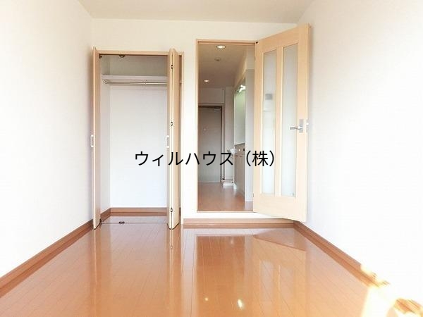 居室・リビング　広々洋室！