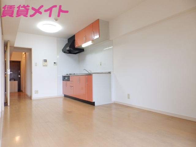 居室・リビング　居室・リビング同物件別室写真使用