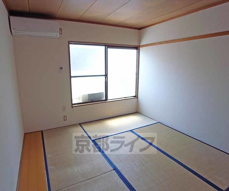 居室・リビング　清潔で温かみのある畳のお部屋です