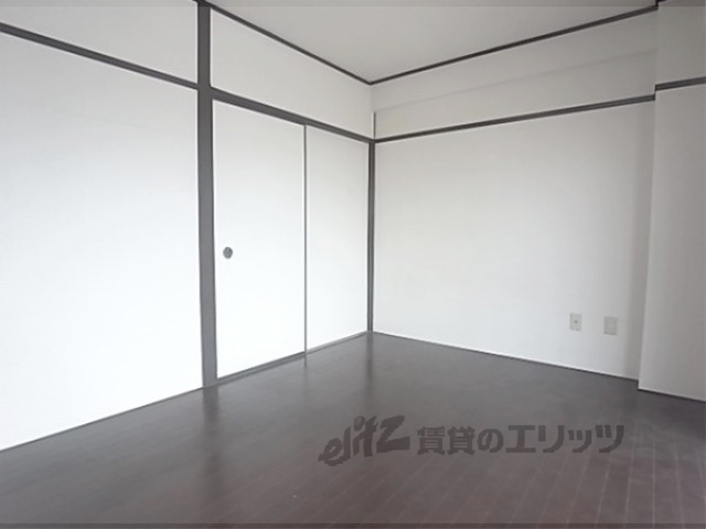 第一住田屋ビルの居間写真