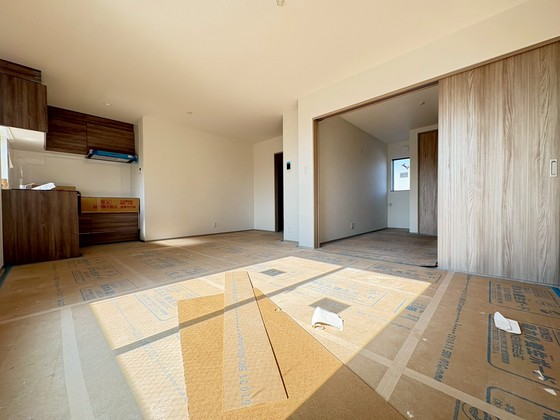 居室・リビング　※別部屋の写真です。