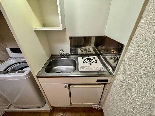 キッチン　設備・仕様は号室により異なる為、現況を優先いたします。