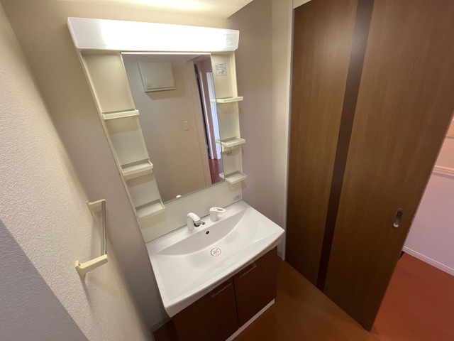 洗面設備　洗髪洗面化粧台