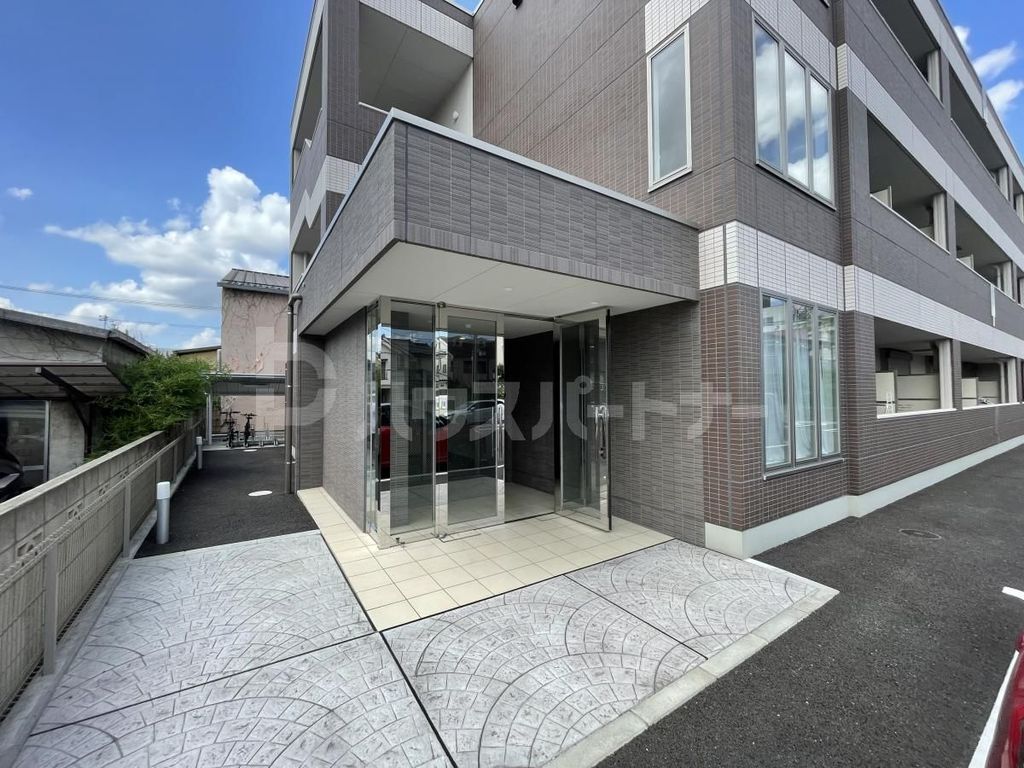 エントランス　エントランス