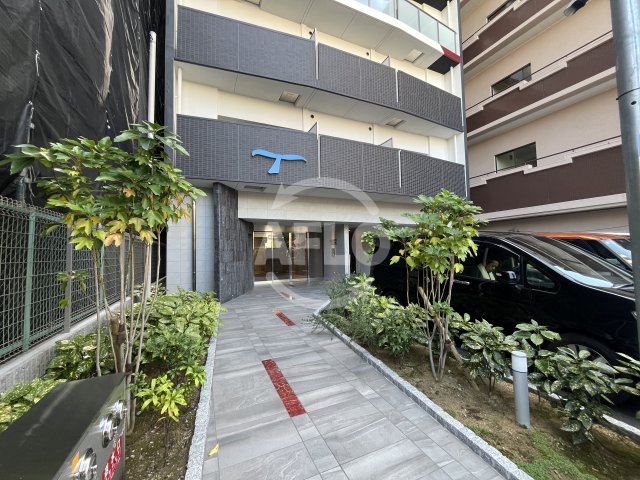 エントランス　セレニテ新大阪ミラク弐番館　エントランス