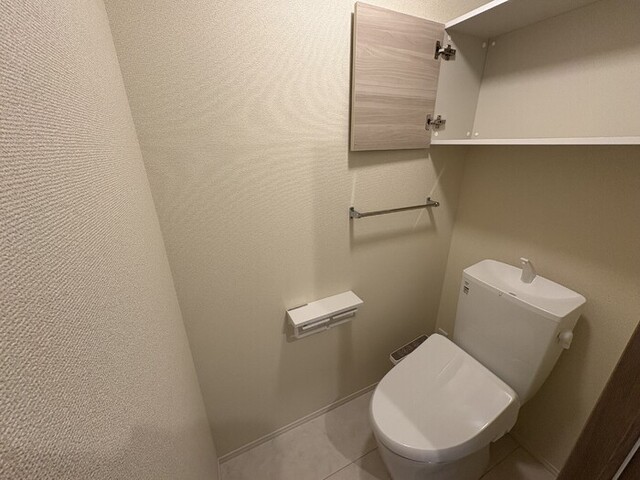 トイレ　温水洗浄暖房便座