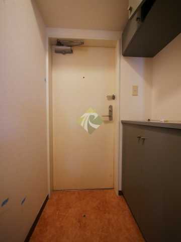 玄関　誠之小の学区内の物件で御座います