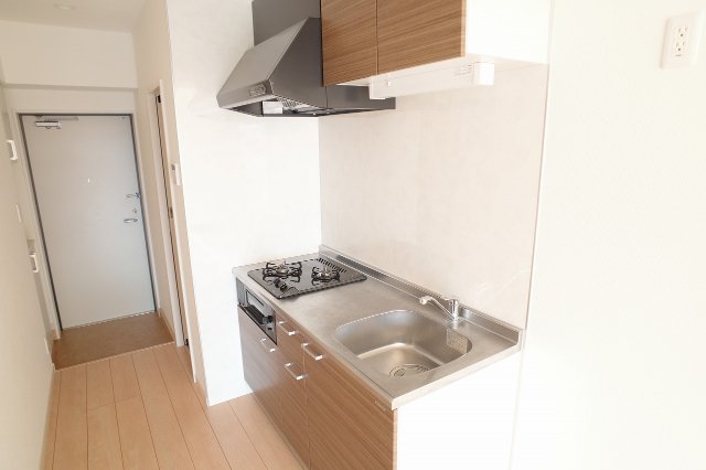 キッチン　※別号室の写真です。現況優先となります。