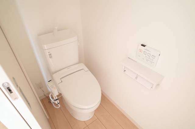 トイレ　※別号室の写真です。現況優先となります。