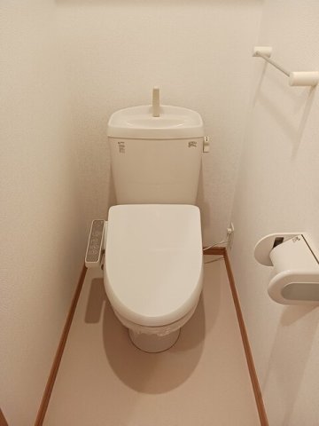 トイレ　清潔感のあるトイレです