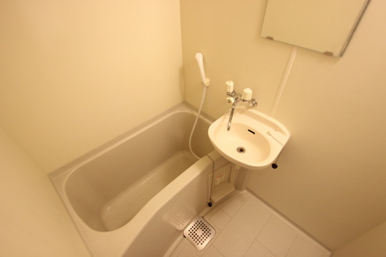 バス・シャワールーム　※別号室の写真です