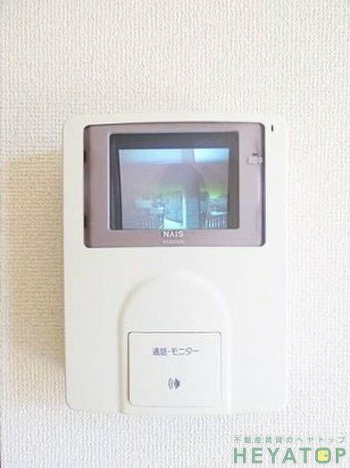 セキュリティ　不意の訪問もモニター付きドアホンで安心確認