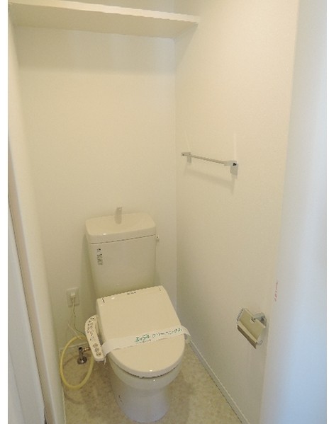 トイレ　嬉しい温水洗浄便座♪