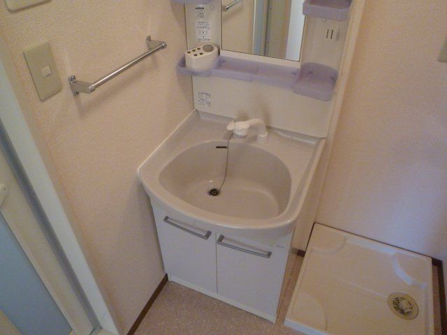 洗面設備　独立洗面台です。