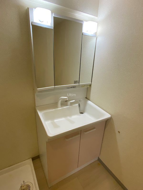 洗面設備　※同タイプの他のお部屋です
