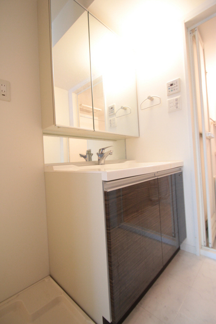 洗面設備　※別室の参考写真です