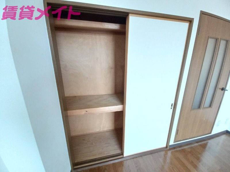 収納　同物件別部屋写真