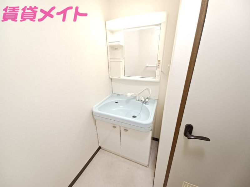 洗面設備　同物件別部屋写真