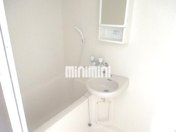 洗面設備　浴室に洗面台があります