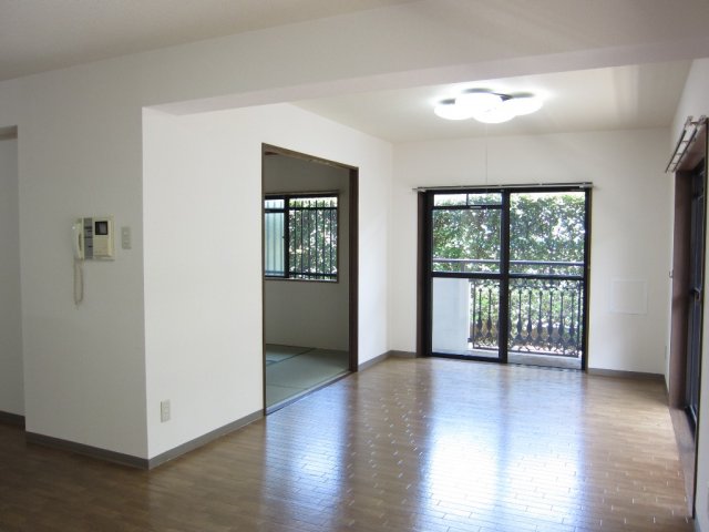 居室・リビング　【参考写真】