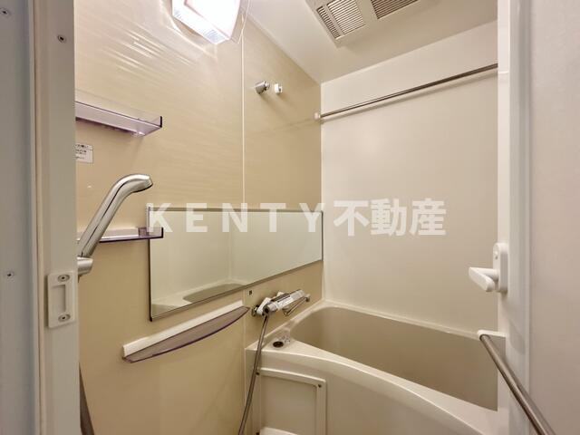 バス・シャワールーム　落ち着いた空間のお風呂です