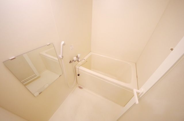 バス・シャワールーム　バスルーム