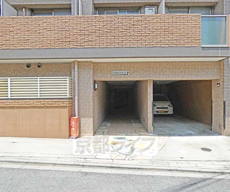 その他共有部分　建物入口です。