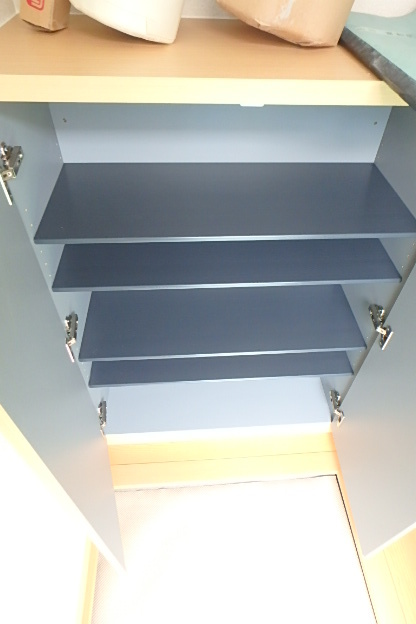 玄関　玄関には下駄箱があります