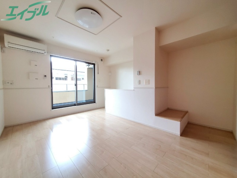 居室・リビング　同型参考写真