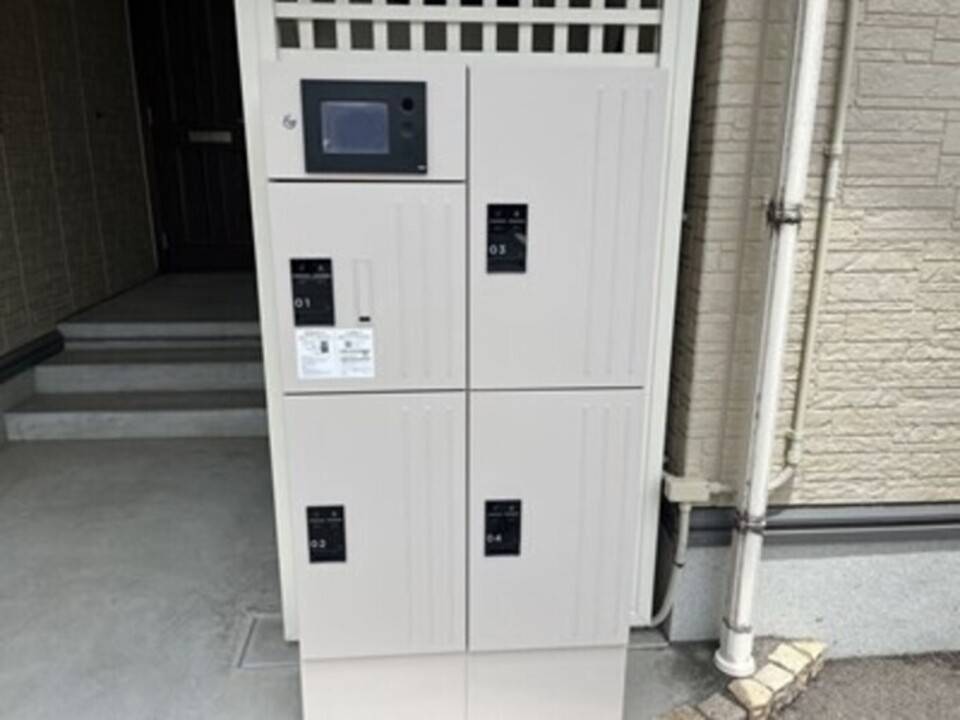 エントランス　宅配ボックス