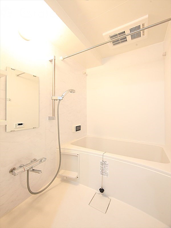 バス・シャワールーム　バスルーム